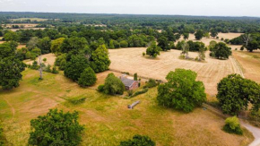 Secluded 3 bed cottage in private parkland